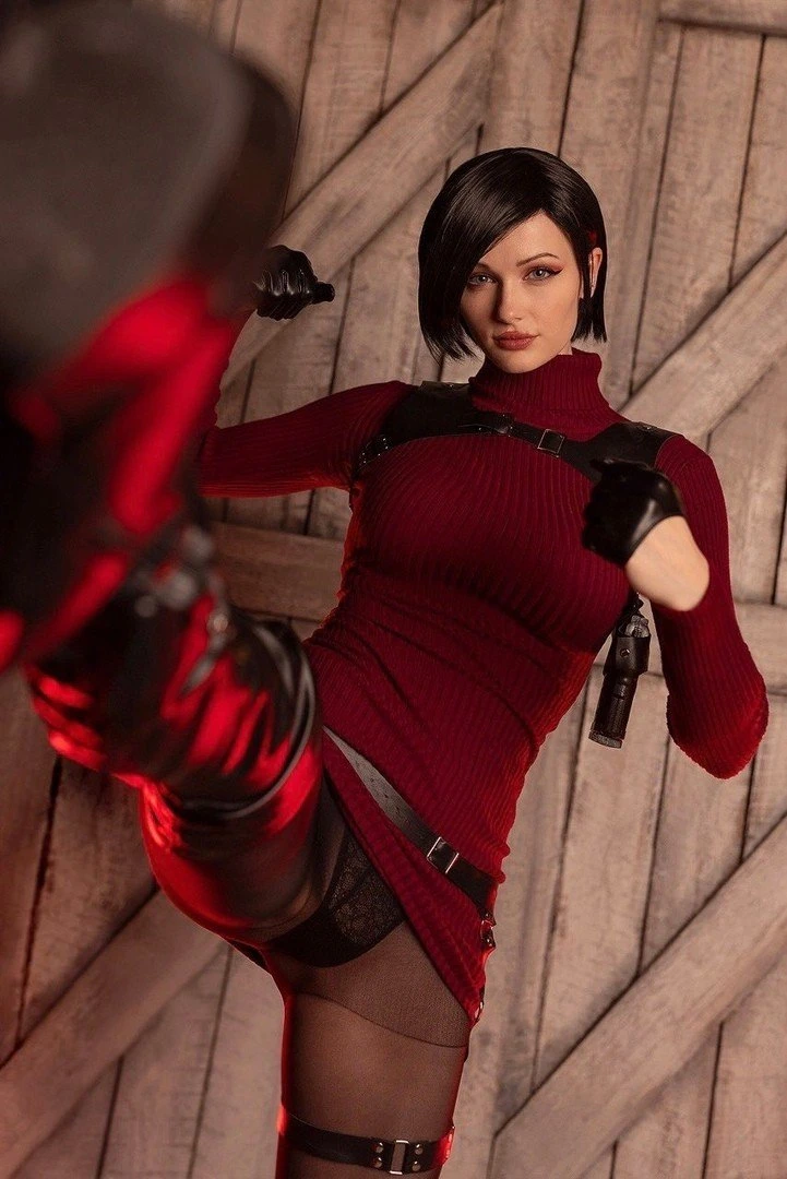 Ada Wong sexy cosplay: Russian cosplayer Tniwe is back in business! #2