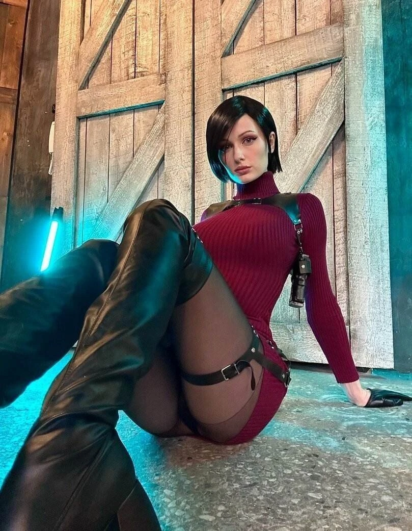 Ada Wong sexy cosplay: Russian cosplayer Tniwe is back in business! #0