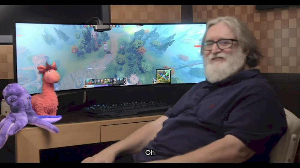Gabe Newell nearly broke the monitor with his headphones while playing Dota 2 - photo №54614