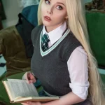 Косплей: россиянка Helly Valentine показала развратную ученицу Слизерина из Hogwarts Legacy → photo 18
