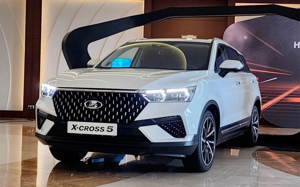 New Lada X-Cross 5: First Photos And Production Details At Nissan Plant In St. Petersburg