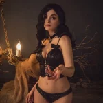 Yennefer cosplay: Sofia KATSSBY Letiago embodies the sensual sorceress with finesse → photo 13